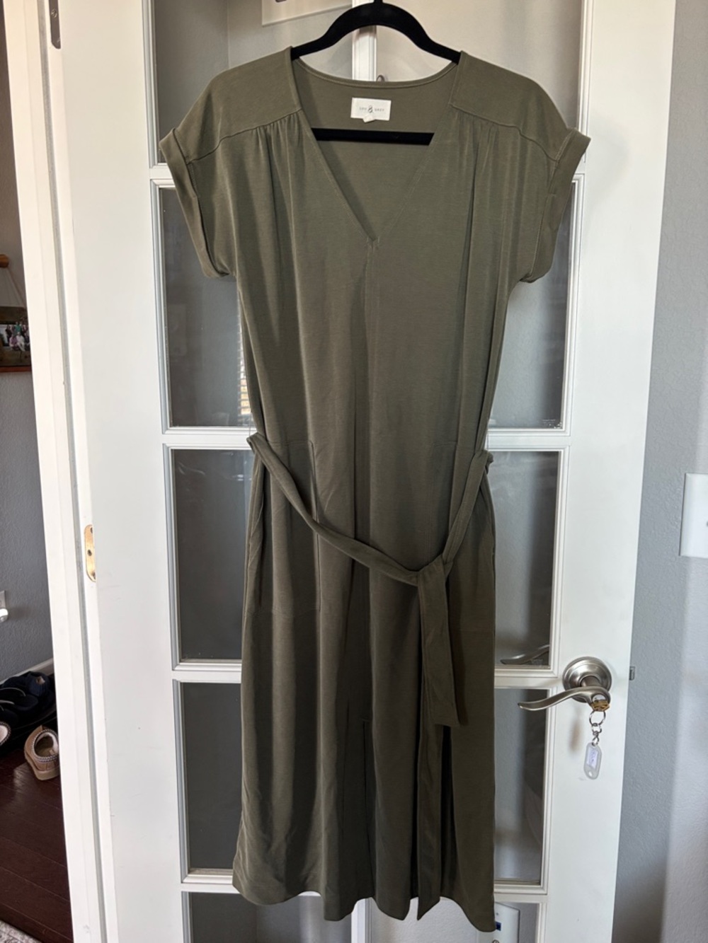 Lou & Grey Olive V-Neck Tie-Waist Midi Dress